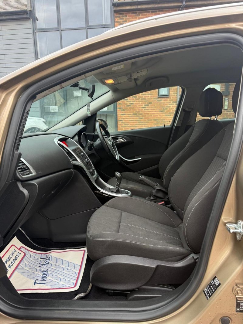 VAUXHALL ASTRA