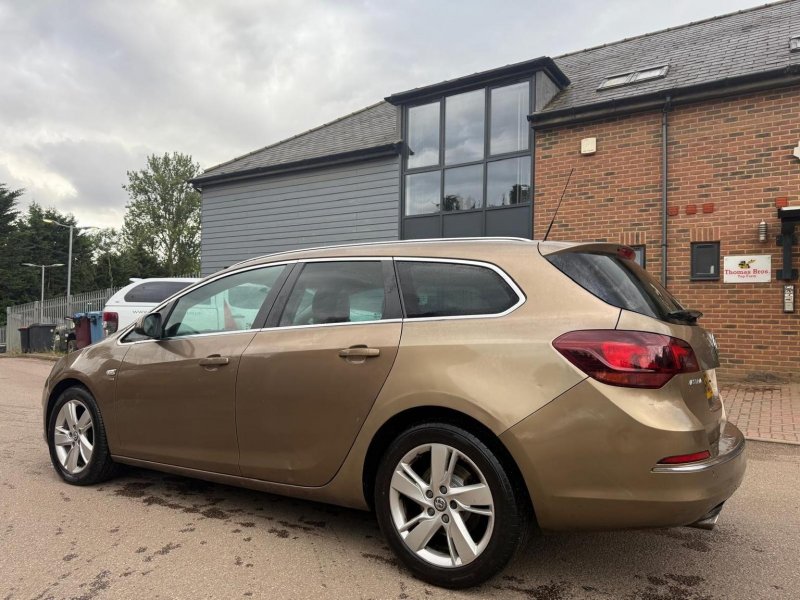 VAUXHALL ASTRA