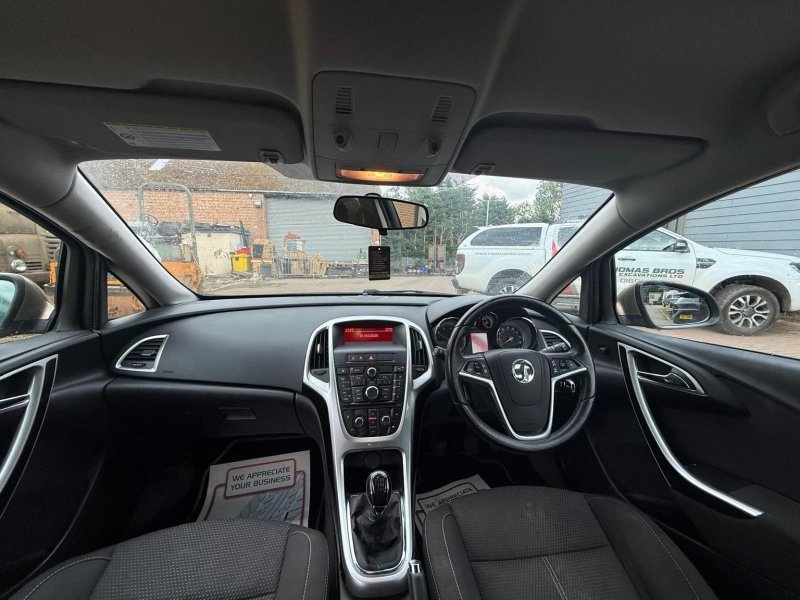 VAUXHALL ASTRA