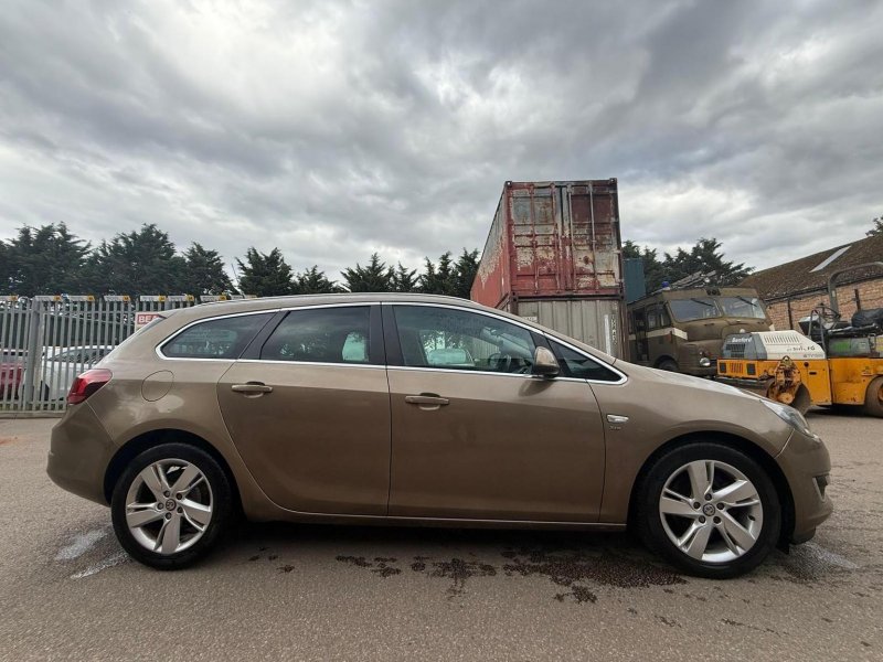 VAUXHALL ASTRA