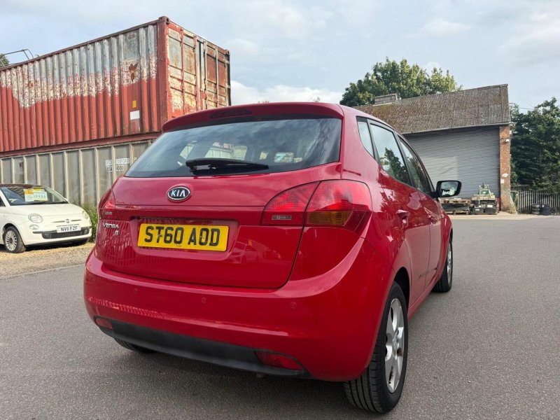 KIA VENGA