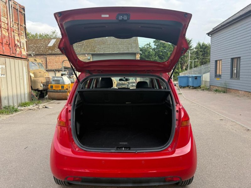 KIA VENGA
