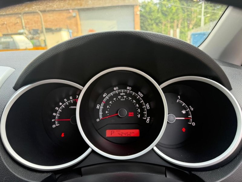 KIA VENGA